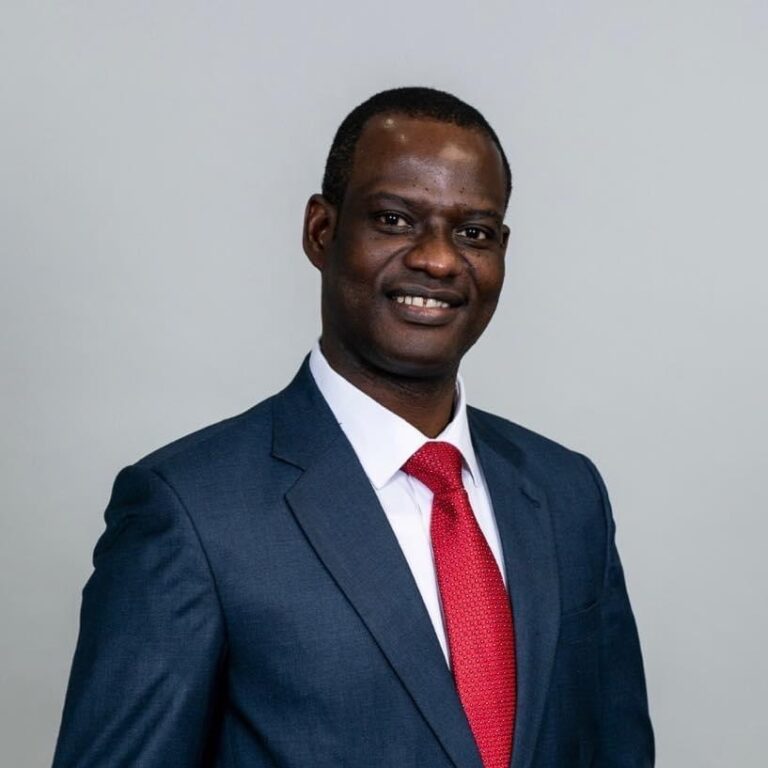 Taiwo Oyedele Biography